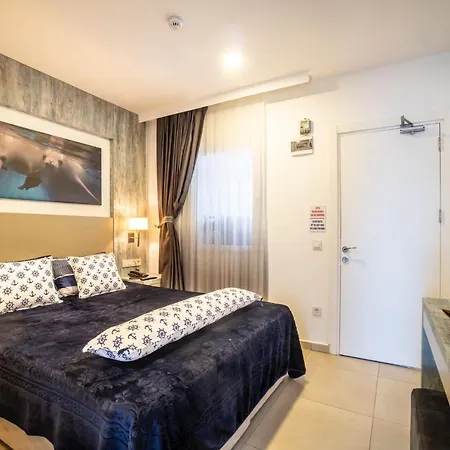 Apartment Luminous Seafront With Fascinating Sea View In The Heart Of