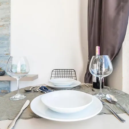 Luminous Seafront With Fascinating Sea View In The Heart Of Apartment *