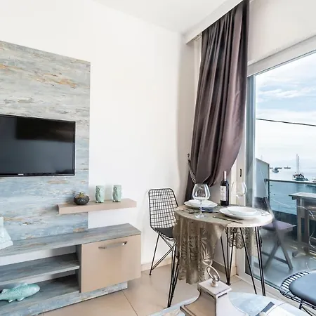 Apartment Luminous Seafront With Fascinating Sea View In The Heart Of